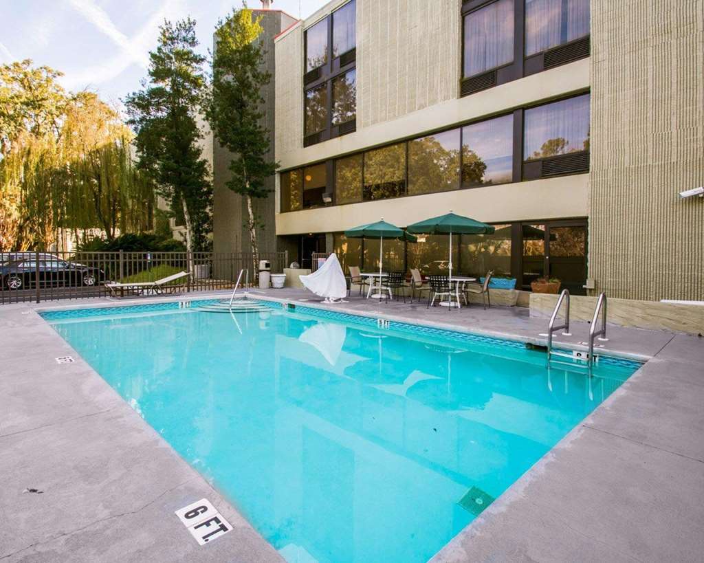 Quality Inn & Suites Tallahassee Kemudahan gambar